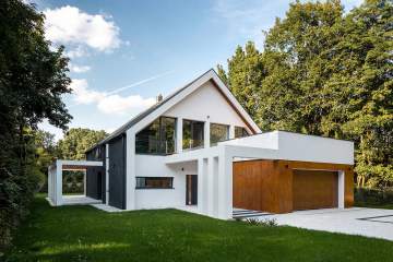 Transformation d'un ancien garage en maison contemporaine